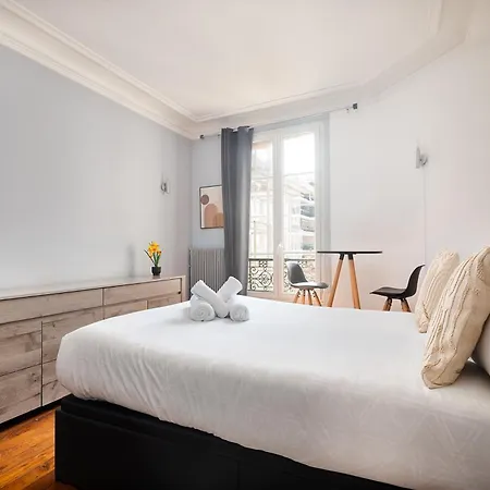 Διαμέρισμα 63 M2 Parisian Charm Ideal For Work And Relaxation